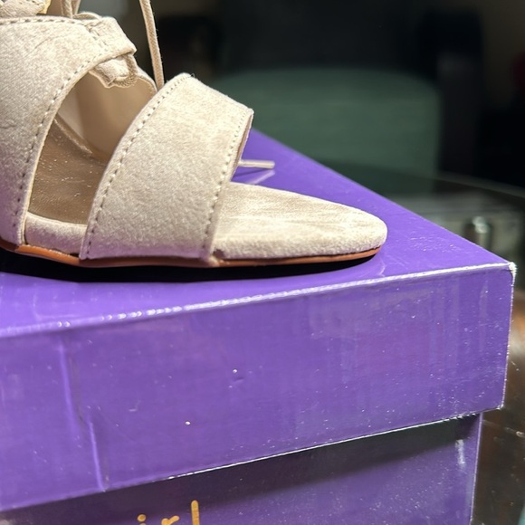 NIB! Madden Girl Raceyyy Strappy Taupe heels‎ size 8 - Picture 6 of 8